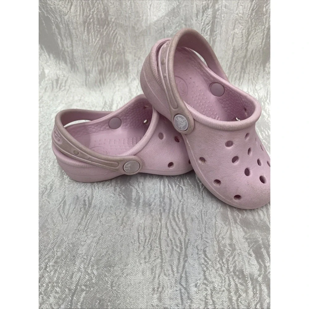 Crocs Baby Girl's Pink Colored Rubber Warm Weather Clogs Child  Toddler Size 4/5